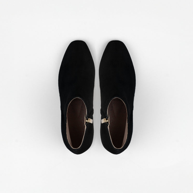 Sigrun Patent Black