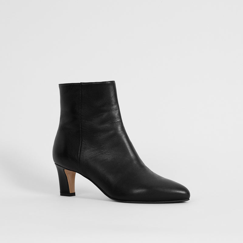 Fiorella Black Nappa